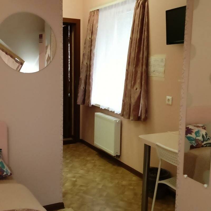 Фотографии номера Одноместный стандарт с 1 двуспальной ткроватью в Гостинице Энергия Батайск