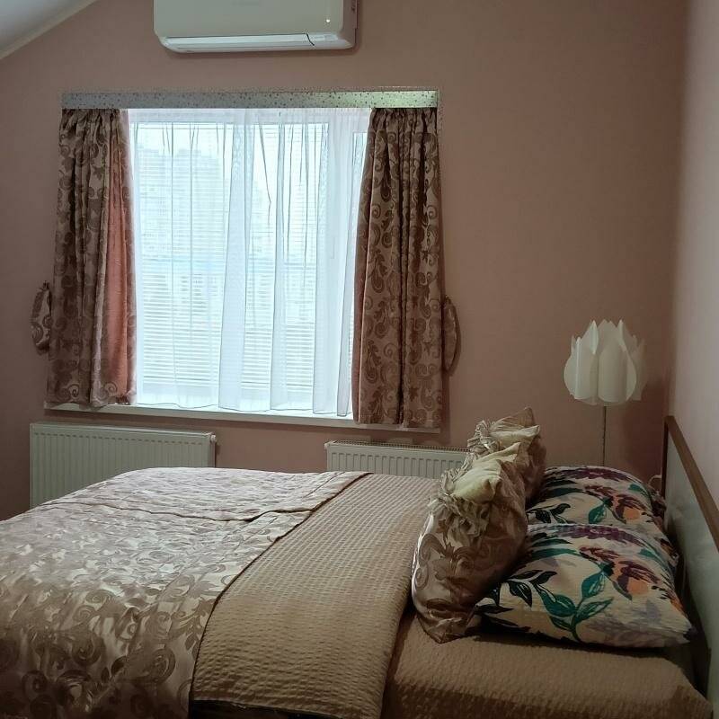 Фотографии номера 4-местный комфорт (1 двуспальная и 2 односпальные) в Гостинице Энергия Батайск